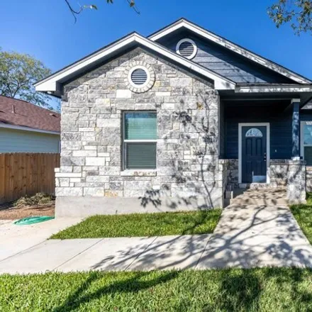 Rent this 3 bed house on 281 Badger in San Antonio, TX 78220