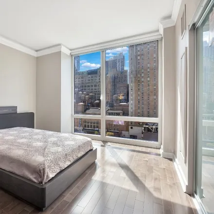 Image 4 - Platinum, 247 West 46th Street, New York, NY 10036, USA - Apartment for sale
