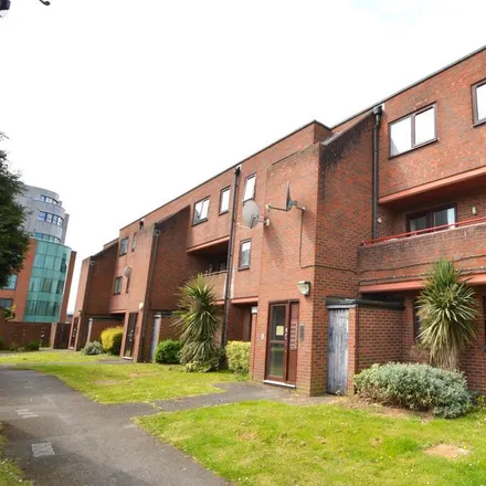 Rent this 2 bed apartment on Stoke Poges Lane in Slough, SL1 3SH