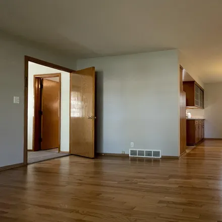 Image 3 - 1243 North 116th Street, Wauwatosa, WI 53226, USA - Duplex for rent