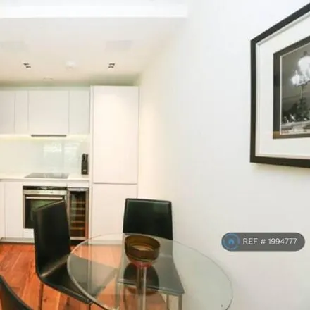 Image 6 - Roman House, Fore Street, Barbican, London, EC2Y 5DB, United Kingdom - Apartment for rent