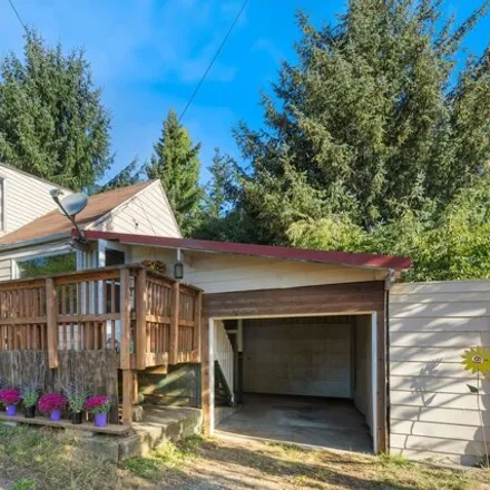 Buy this 5 bed house on 760 Clark Street in North Bend, OR 97459