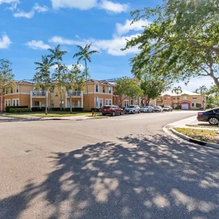 Buy this 3 bed condo on 1015 Shoma Dr in Royal Palm Beach, Florida