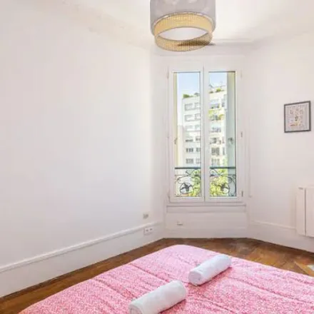 Image 6 - 6 Rue Léon Delhomme, 75015 Paris, France - Apartment for rent