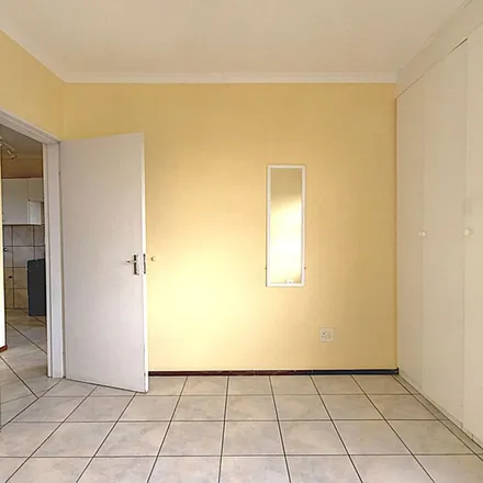Image 2 - Wilgerood Road, Wilropark, Roodepoort, 1724, South Africa - Apartment for rent