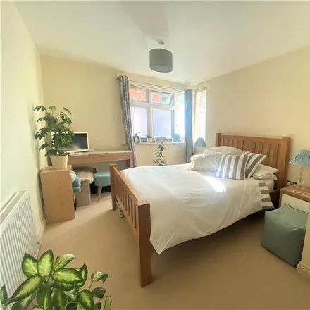 Image 4 - Milton Road, Bournemouth, BH8 8LP, United Kingdom - Apartment for rent