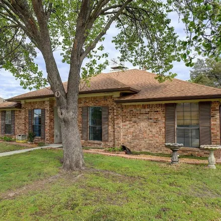 Rent this 3 bed apartment on 2671 Fallcreek Drive in Carrollton, TX 75006