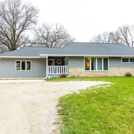 Buy this 3 bed house on US 52 in Olmsted County, MN 55923