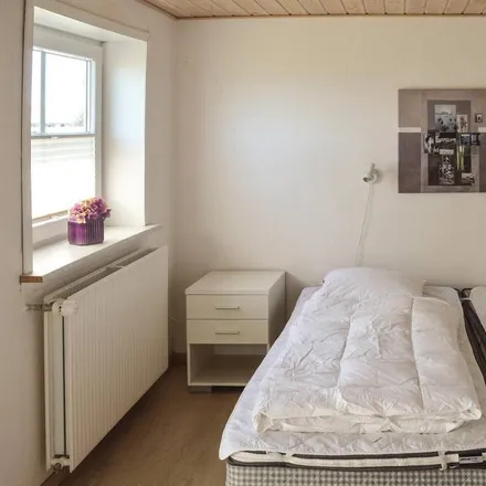 Rent this 5 bed house on University College Syddanmark in Campus Esbjerg, Degnevej
