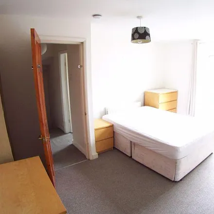 Image 4 - Thornville View, Leeds, LS6 1JW, United Kingdom - Room for rent