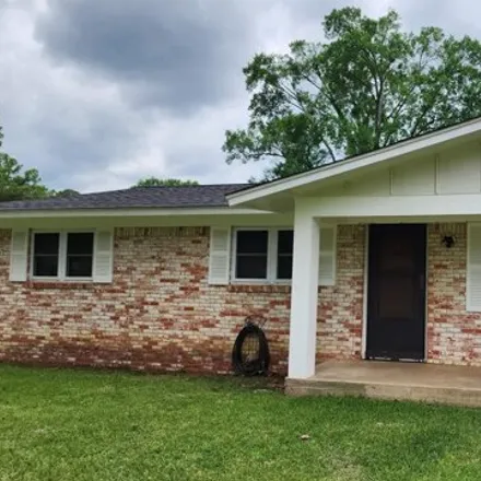 Buy this 3 bed house on 1709 South Kenwood Road in Texarkana, TX 75501
