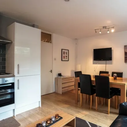 Image 3 - Dovet Court, 46-97 Hampson Way, Stockwell Park, London, SW8 1HT, United Kingdom - Room for rent