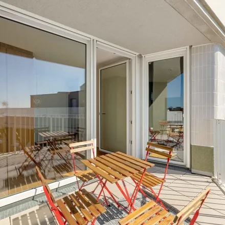 Rent this 5 bed apartment on Green Levels in Tübinger Straße, 80686 Munich