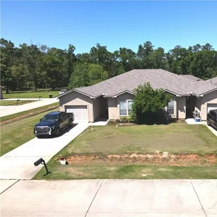 Buy this 6 bed house on 133 Village Oaks Boulevard in Ponchatoula, LA 70454