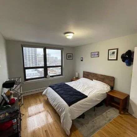 Rent this 1 bed apartment on 445 West Wellington Avenue in Chicago, IL 60657