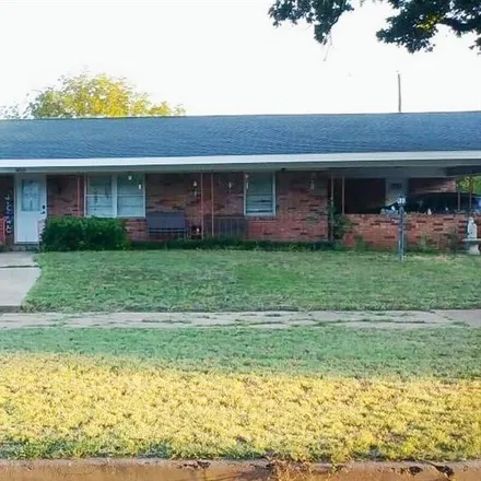 Buy this 3 bed house on 800 West 7th Street in Cisco, TX 76437