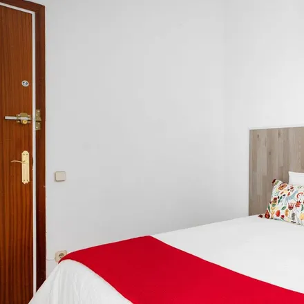 Rent this 5 bed room on Carrer de la Portaferrissa in 18, 08002 Barcelona
