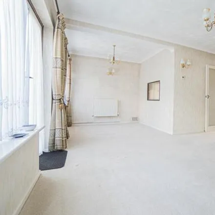Image 2 - unnamed road, Leigh on Sea, SS9 4HW, United Kingdom - House for sale