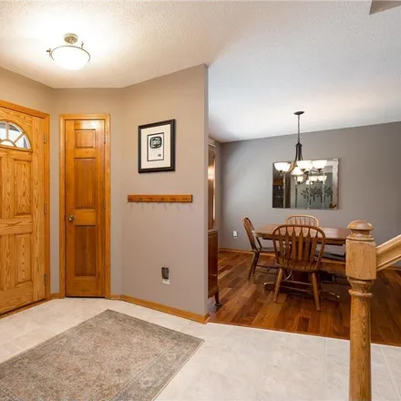 Image 8 - 7916 South Bay Curve, Eden Prairie, MN 55347, USA - House for sale
