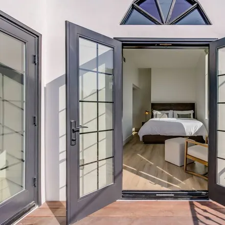 Rent this 3 bed apartment on Santa Barbara