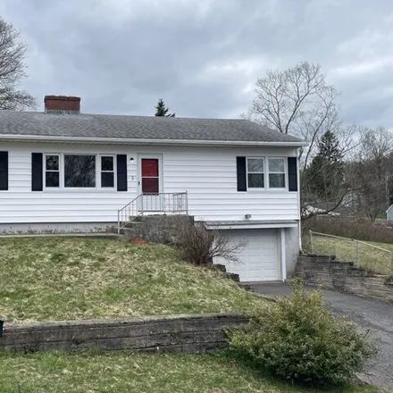 Rent this 3 bed house on 5 Brooklawn Terrace in Branford, CT 06405