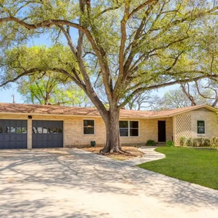 Image 2 - 1387 Grey Oak Drive, San Antonio, TX 78213, USA - House for sale
