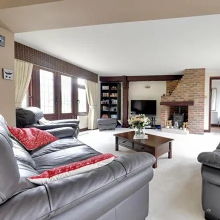 Image 5 - unnamed road, Loughton, IG10 1PD, United Kingdom - House for sale
