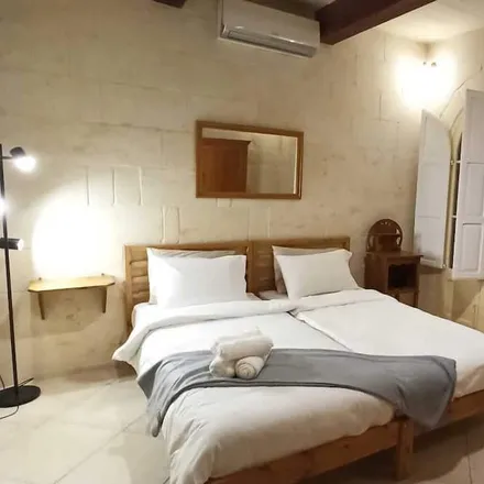 Rent this 4 bed house on Kerċem in SLZ 1040, Malta