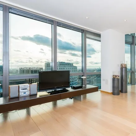 Image 4 - 1 West India Quay, 26 Hertsmere Road, Canary Wharf, London, E14 4AW, United Kingdom - Apartment for rent