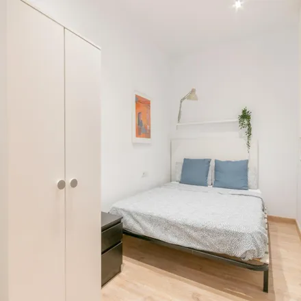 Rent this 4 bed room on Carrer de Muntaner in 08001 Barcelona, Spain