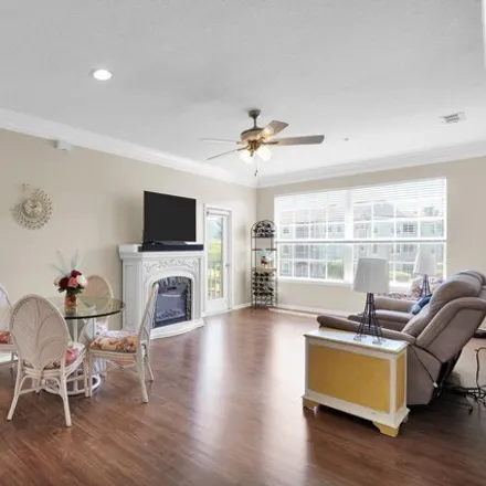 Buy this 3 bed condo on Baymeadows Road in Stockade, Jacksonville
