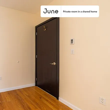 Image 3 - 342 Manhattan Avenue - Room for rent