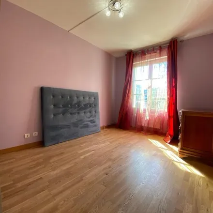 Rent this 2 bed apartment on 1723 Avenue de la Gare in 77310 Saint-Fargeau-Ponthierry, France