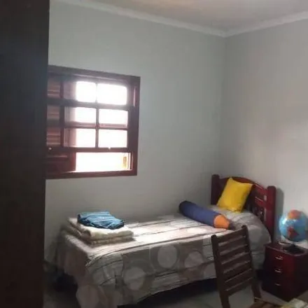 Buy this 3 bed house on Estrada das Rosas in Vila Universal, Barueri - SP