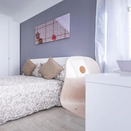 Rent this 3 bed room on Via Tito Vignoli in 20146 Milan MI, Italy