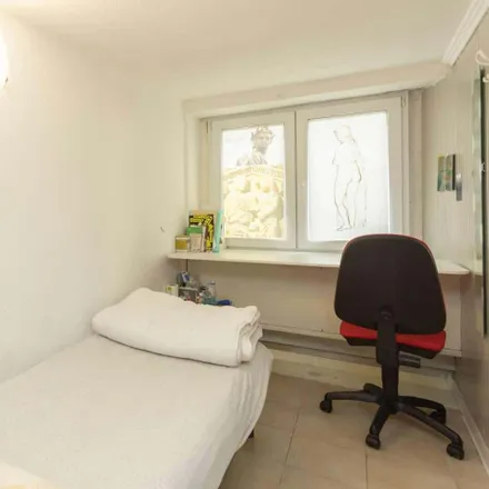 Rent this 3 bed room on Santa Maria Annunciata in Chiesa Rossa in Via Neera, 20141 Milan MI