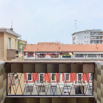 Image 4 - Ghenza, Via Pietro Pomponazzi, 20136 Milan MI, Italy - Apartment for rent