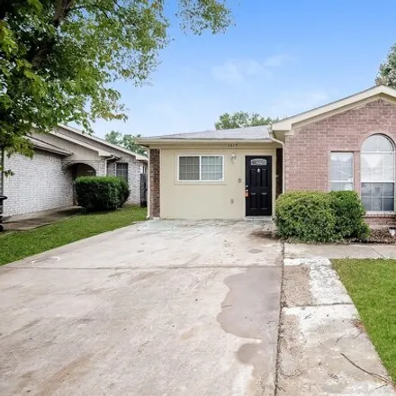 Rent this 3 bed house on 2613 Winding Road in Fort Worth, TX 76133