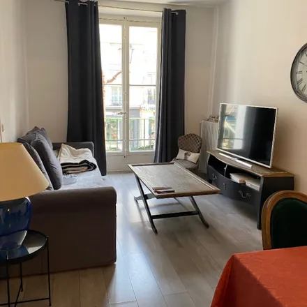 Rent this 3 bed apartment on 23 Boulevard Saint-Antoine in 78000 Versailles, France