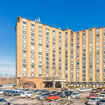 Rent this 1 bed condo on 28 Renaissance Place in Palatine, IL 60067