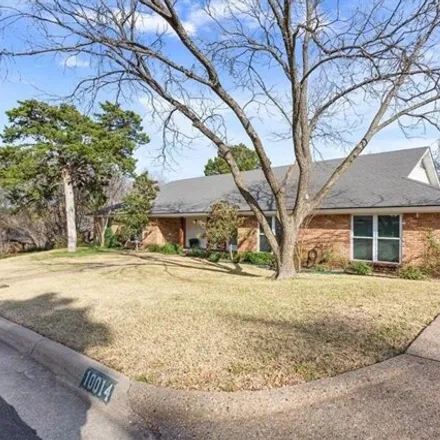 Image 3 - 10032 Burgundy Lane, Woodway, TX 76712, USA - House for sale