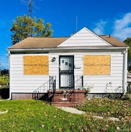 Buy this 2 bed house on 777 East Bundy Avenue in McGrew Junction, Flint