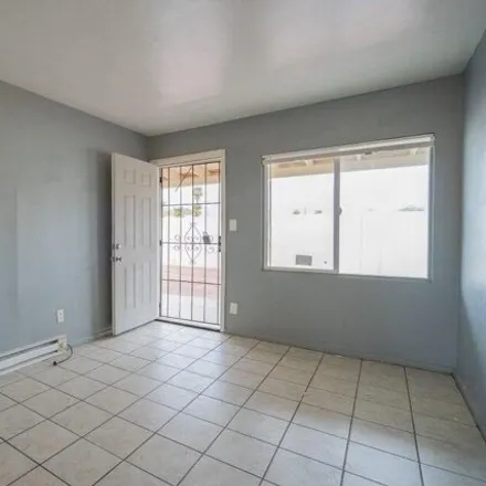 Image 5 - 2101 East Taylor Street, Phoenix, AZ 85006, USA - Apartment for rent