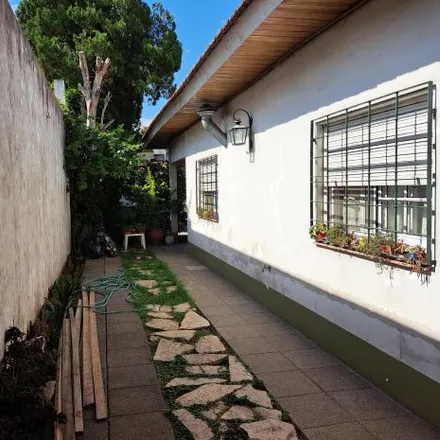 Buy this 3 bed house on Avenida General San Martín 1242 in Adrogué, Argentina