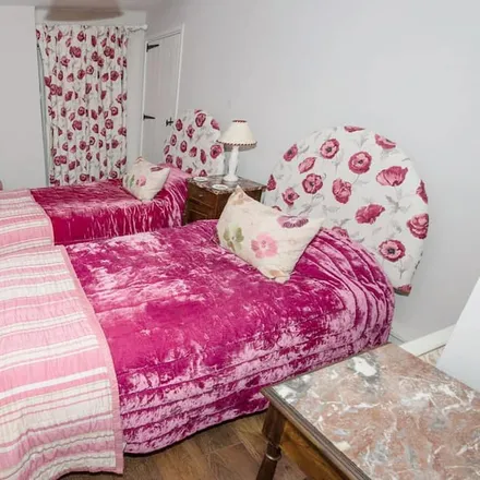 Rent this 3 bed duplex on Blakeney in NR25 7NX, United Kingdom