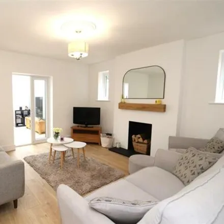 Buy this 2 bed house on Woodland Avenue in Hutton, CM13 1DA