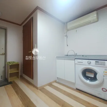Rent this studio apartment on 서울특별시 관악구 신림동 254-179