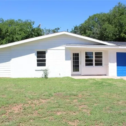 Buy this 3 bed house on 1090 Westview Drive in Abilene, TX 79603