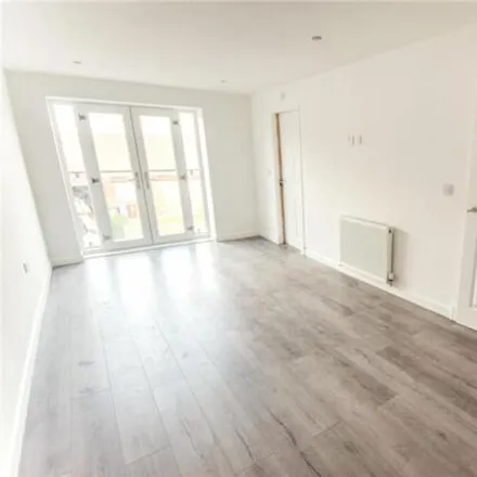 Image 3 - Neptune Gardens, Salford, M7 2BA, United Kingdom - House for rent