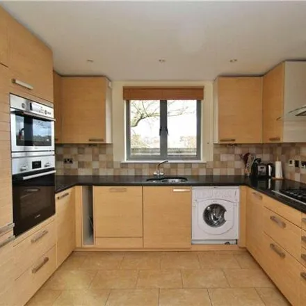 Image 4 - unnamed road, Guildford, GU1 4HT, United Kingdom - House for rent